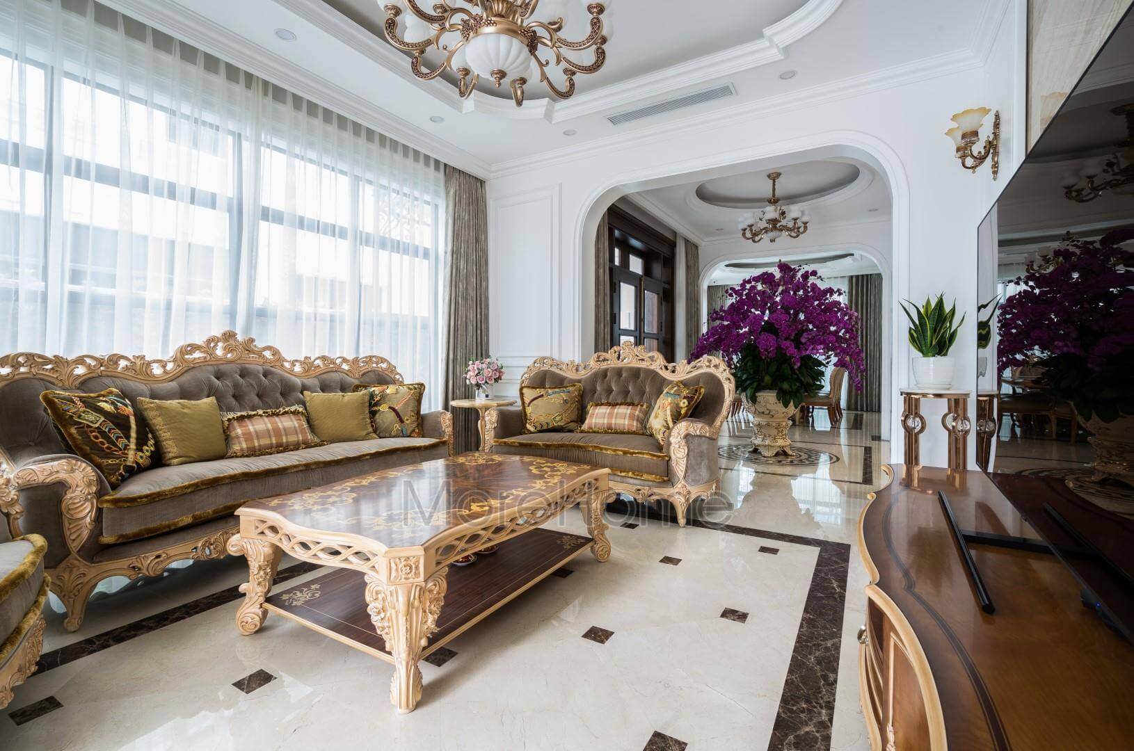 Sản phẩm nội thất phòng khách biệt thự tân cổ điển hoàng gia này là tác phẩm vô cùng tâm huyết của các KTS MoreHome  Mẫu nội thất biệt thự tân cổ điển đẹp